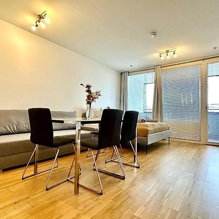 High Rise, Netflix, 2 Min To Main Station Leilighet Wien Eksteriør bilde